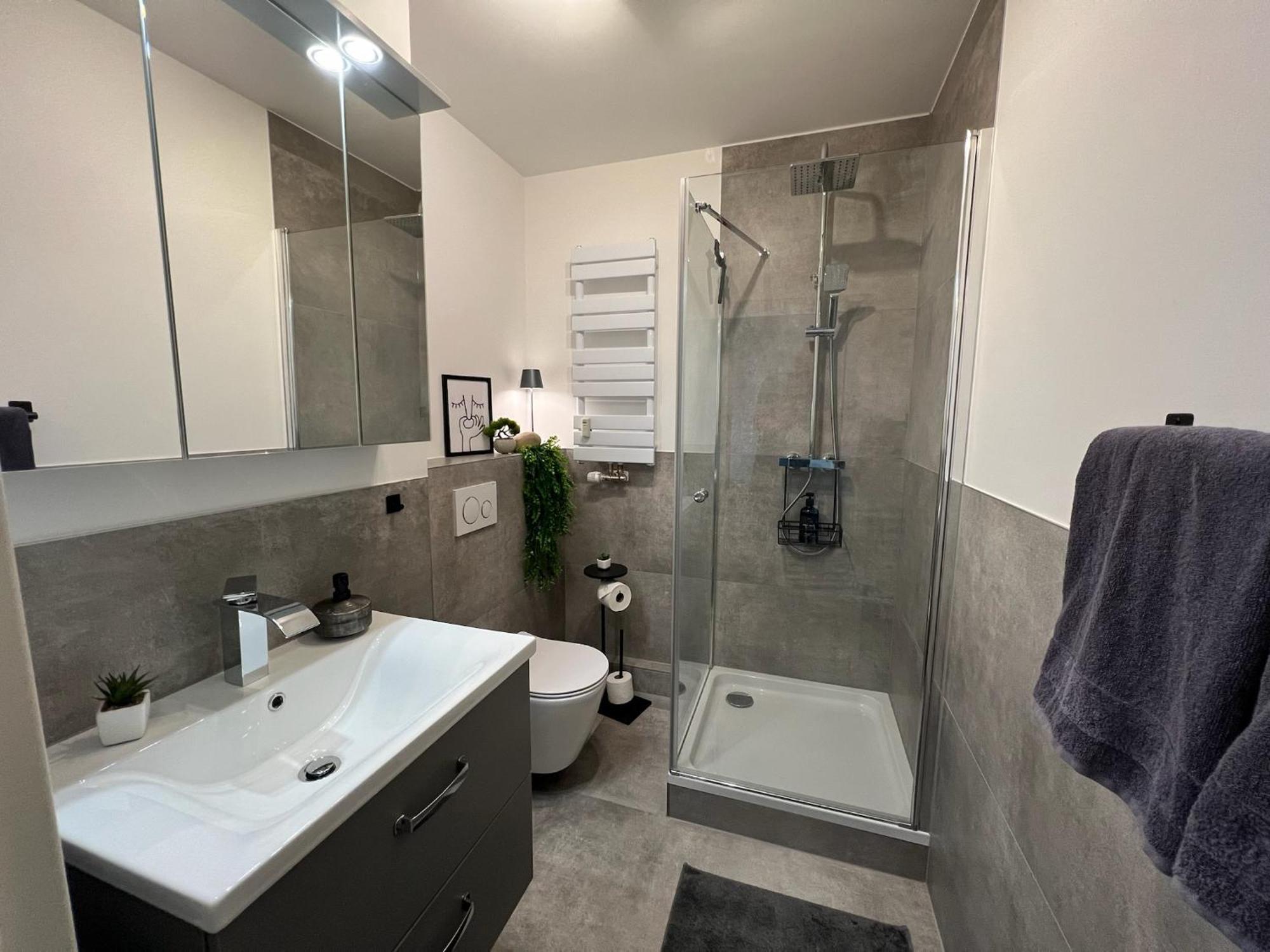 W&D Living - Fewo Kleines Italien Mit Parkplatz Und Balkon Celle Eksteriør billede
